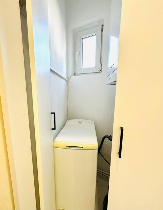 Cozy 1Br Apartment•Central•Quiet Букурещ Екстериор снимка