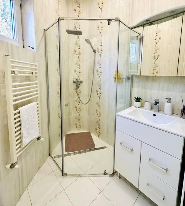 Cozy 1Br Apartment•Central•Quiet Букурещ Екстериор снимка
