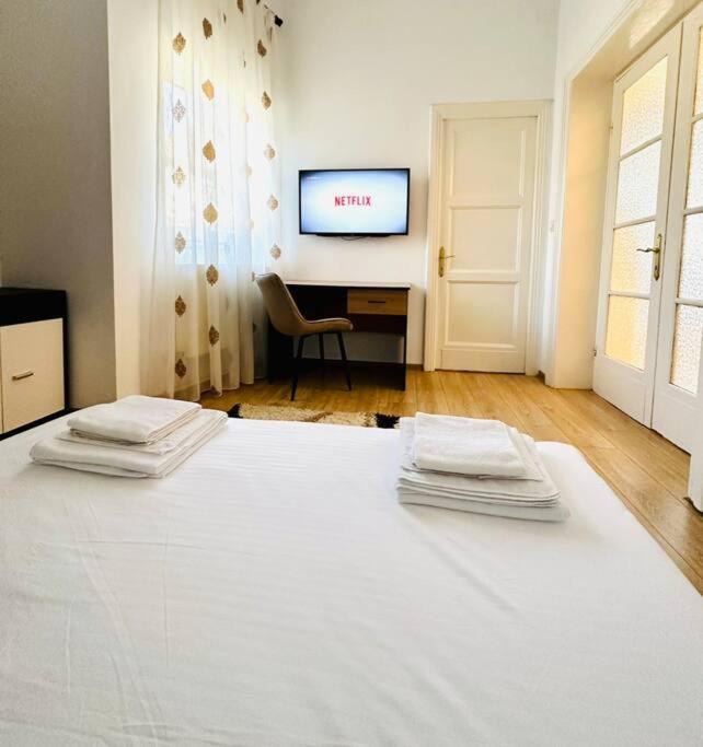 Cozy 1Br Apartment•Central•Quiet Букурещ Екстериор снимка